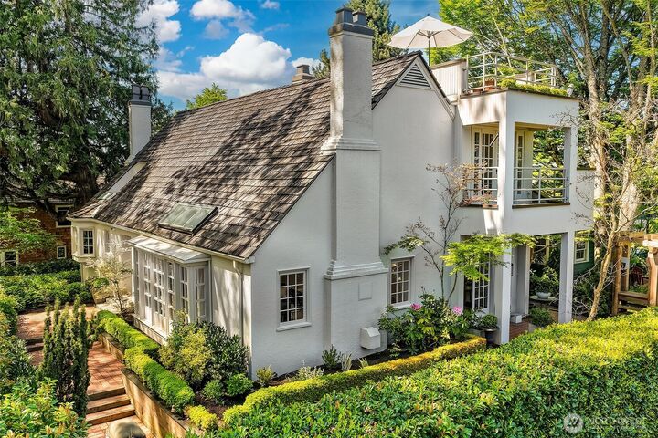 Property Photo:  3822 S Court Street  WA 98144 