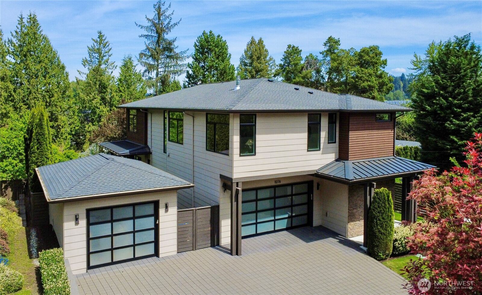 Property Photo: 11276 SE 32nd Lane WA 98004