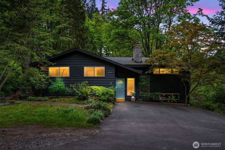 Property Photo: 19207 40th Place NE WA 98155