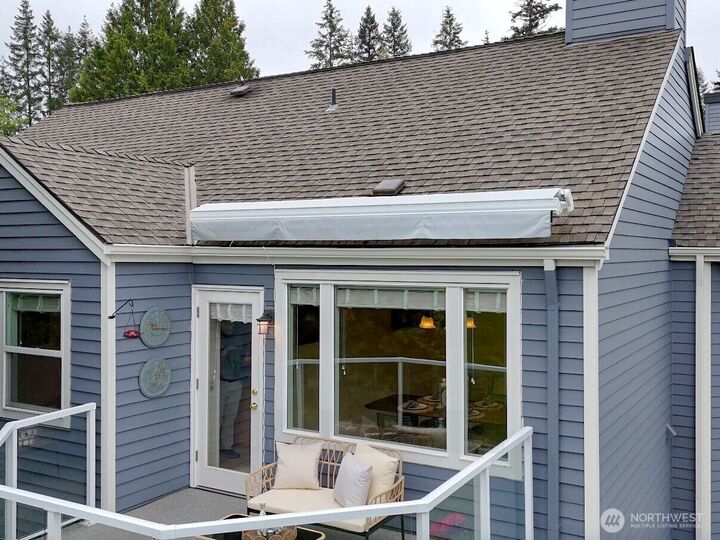 Property Photo:  22471 SE 42nd Terrace 2204  WA 98029 