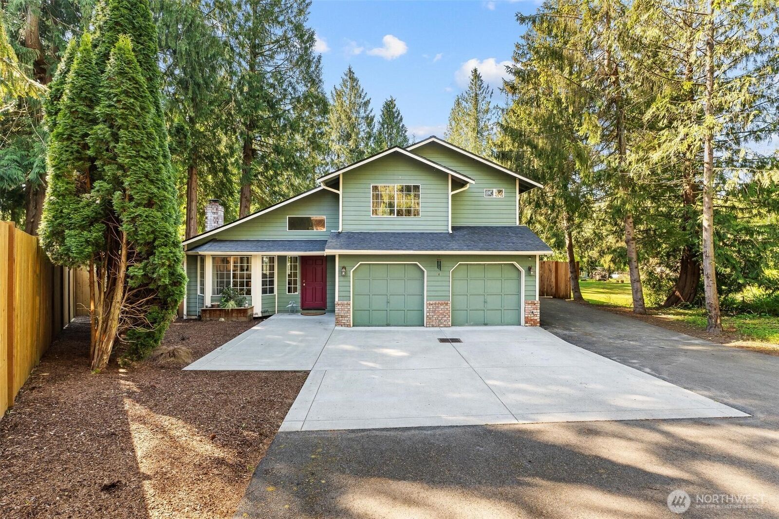 Property Photo: 17902 Trombley Road WA 98290