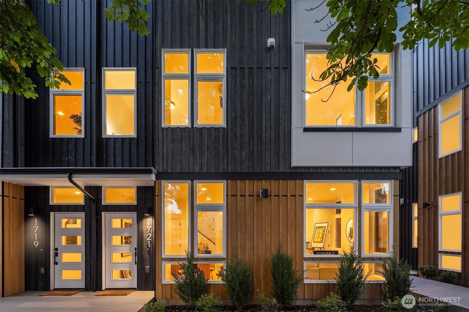Property Photo:  1755 E Howell Street  WA 98122 