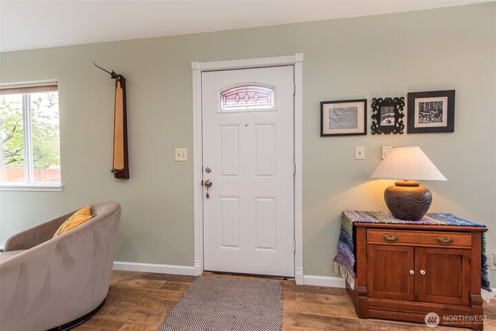 Property Photo:  616 E Lopez Avenue  WA 98362 