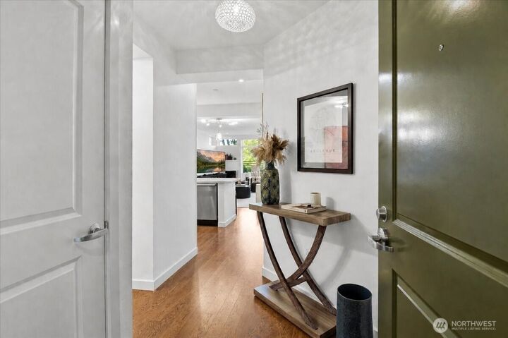 Property Photo:  211  Kirkland Avenue 204  WA 98033 
