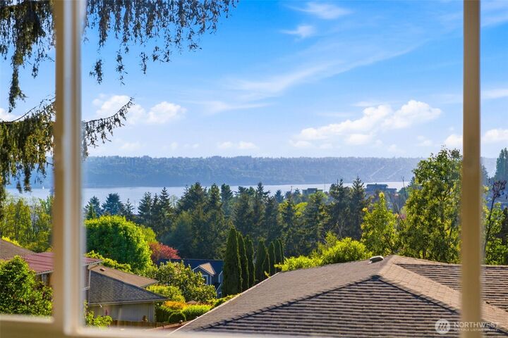 Property Photo:  3058  44th Avenue NE  WA 98422 