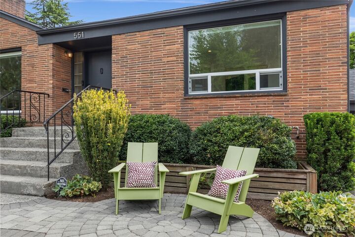 Property Photo:  551 NE 84th Street  WA 98115 