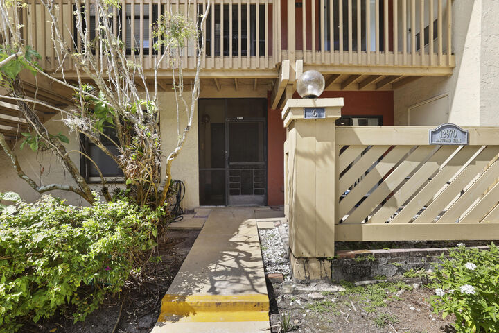 Property Photo:  12970 Dartford Trail 6  FL 33414 