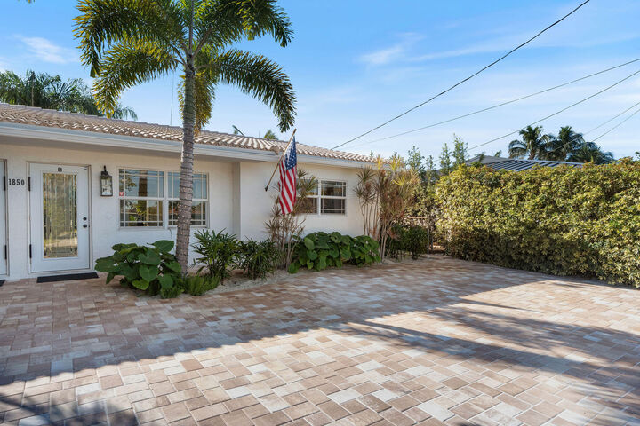 Property Photo:  1850 SE 7th Street B  FL 33060 
