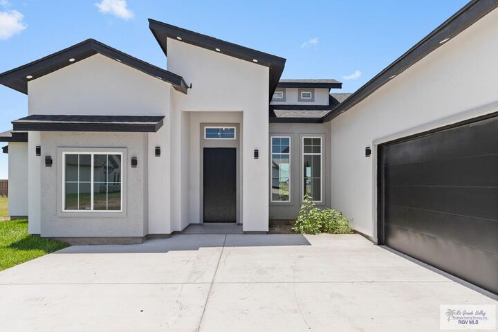 Property Photo: 146 Finch Dr TX 78568