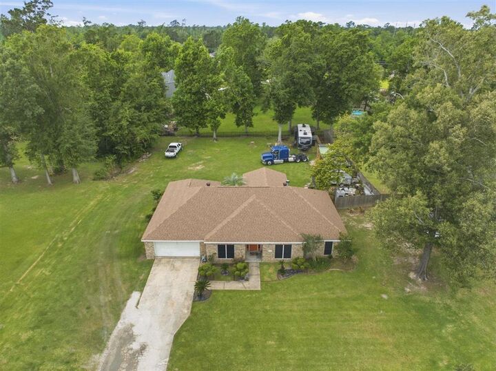 Property Photo:  1123 Chariot Dr Drive  LA 70611 