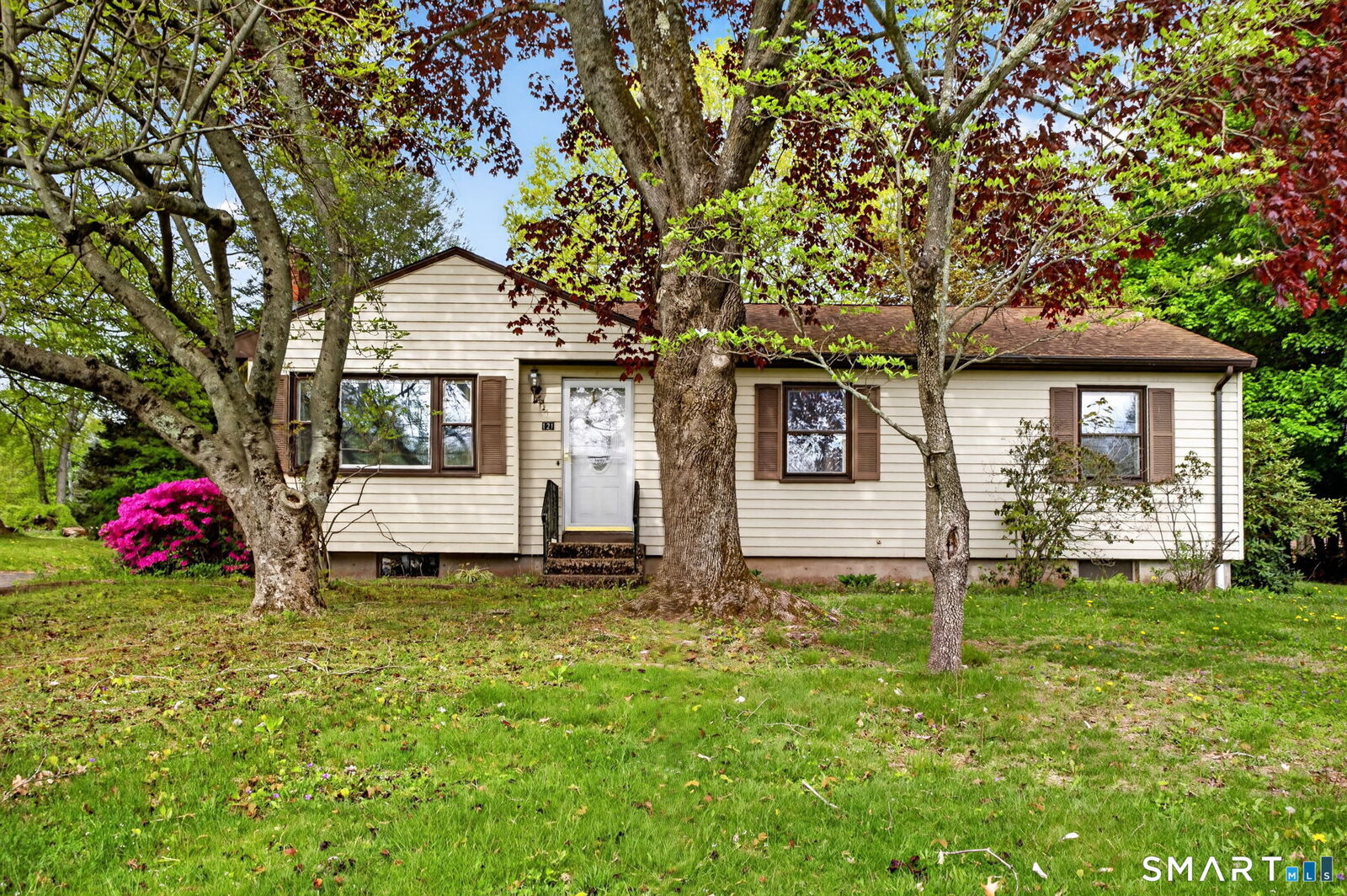 Property Photo:  121 Cherry Hill Road  CT 06455 
