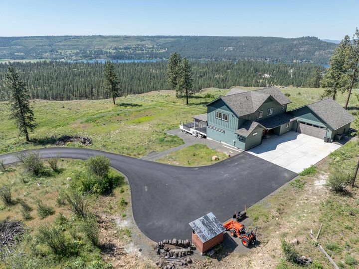 Property Photo: 6560 Pine Ridge Way WA 99026