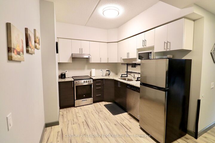 Photo de la propriété:  77 Leland Street 422  ON L8S 3A1 