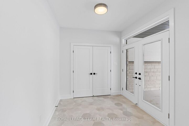 Property Photo: 63 Hogan Drive ON K7S 0L1