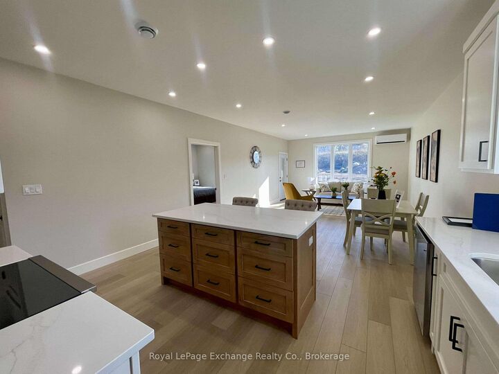 Property Photo: 16 Mercedes Crescent N ON N2Z 1G8