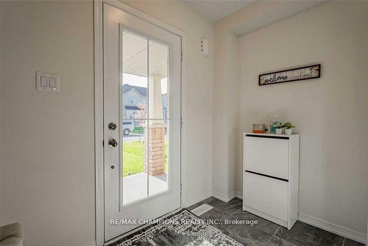 Property Photo: 7732 White Pine Crescent ON L2H 3R5