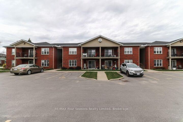 435 Walnut Street 101 — photo 1