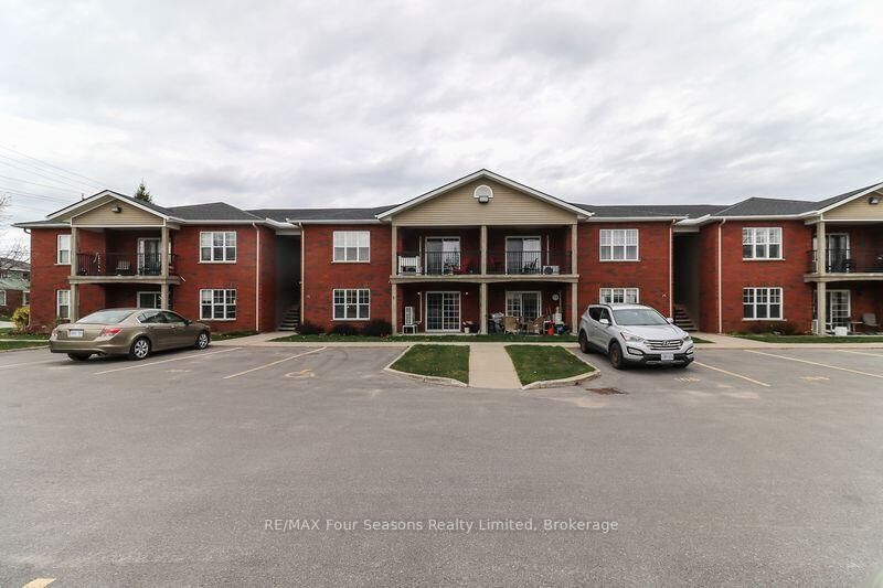 Property Photo: 435 Walnut Street 101 ON L9Y 5J9