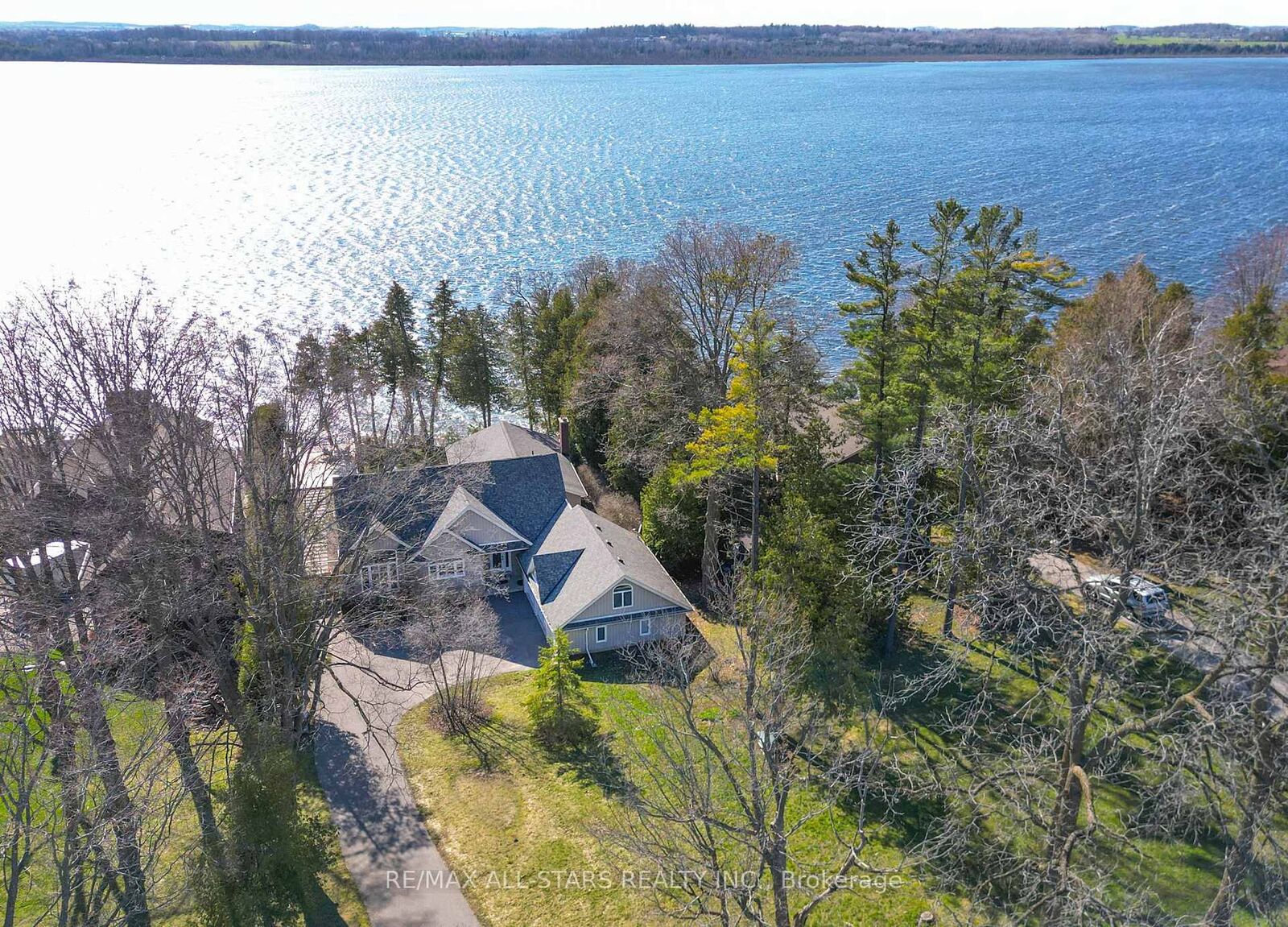 Property Photo: 253 Stephenson Point Road ON L9L 1B4