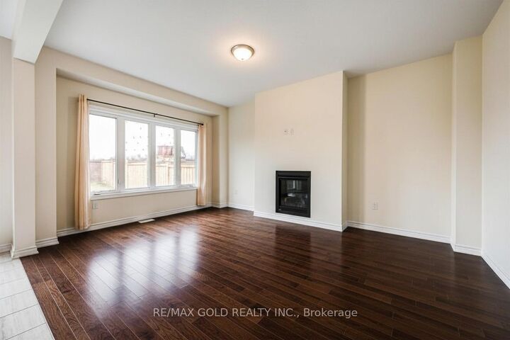 84 Atlantis Drive W — photo 1