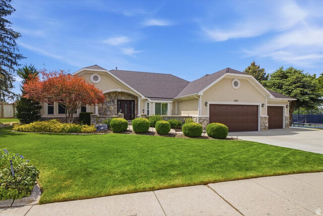 Property Photo: 8228 S Set Point Cir E UT 84093