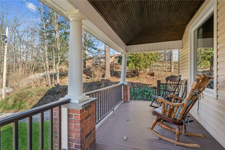 Property Photo:  416 Pine Run  PA 16123 