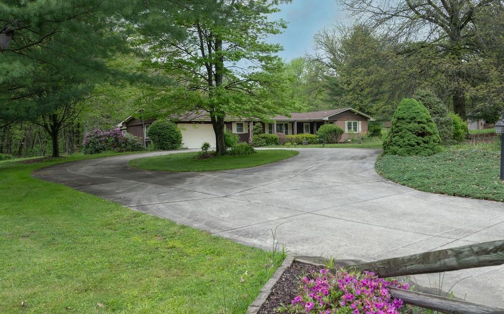Property Photo: 111 Patricia Dr PA 15010
