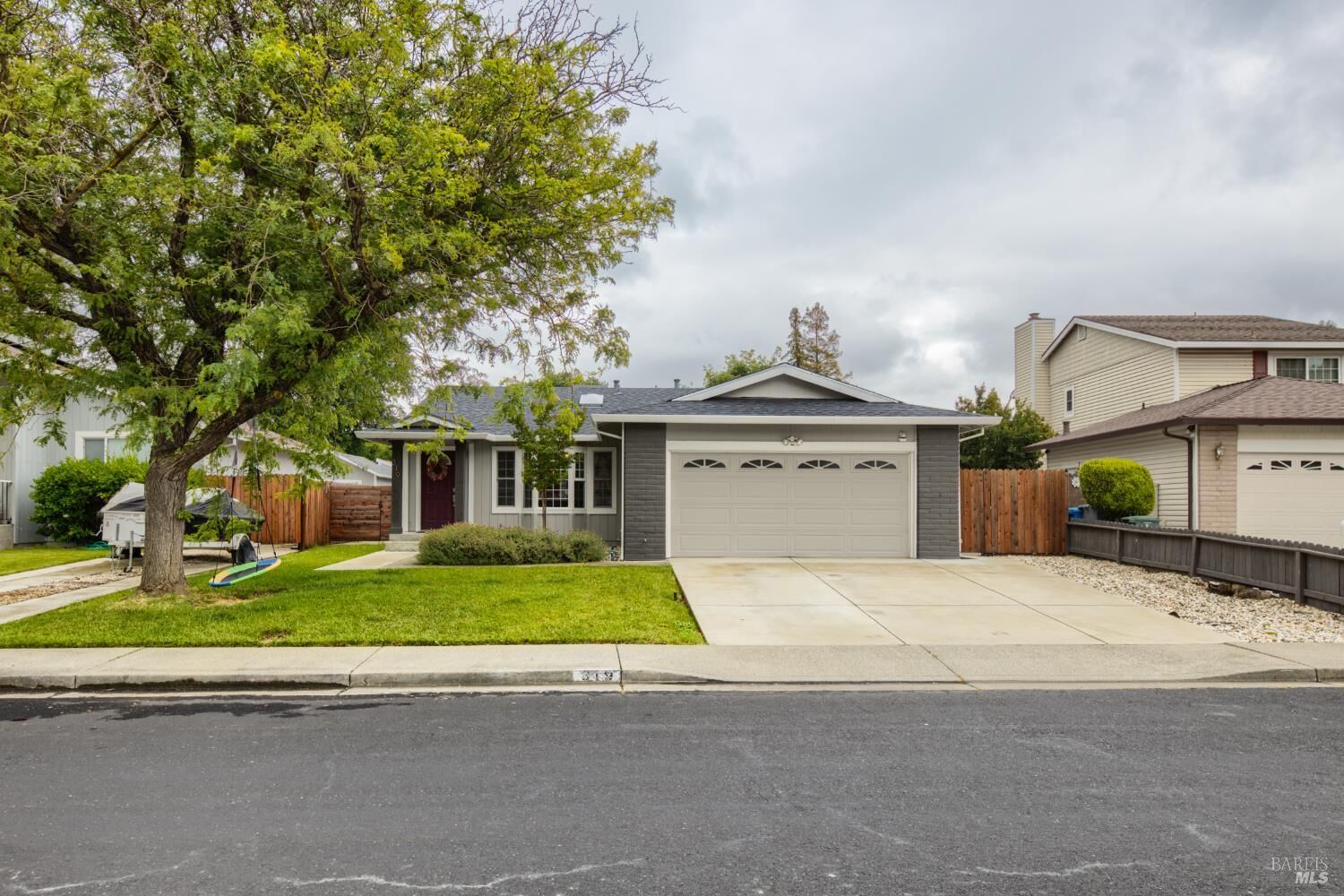 Property Photo: 319 Brookdale Drive CA 95687