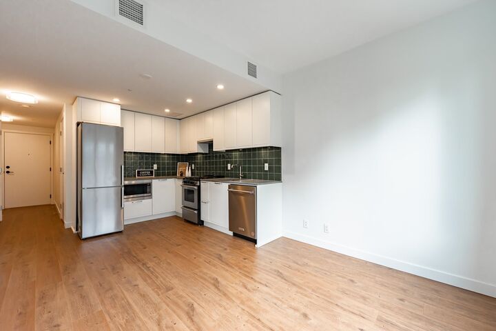 Property Photo:  648 Lea Avenue 402  BC V3J 0P1 