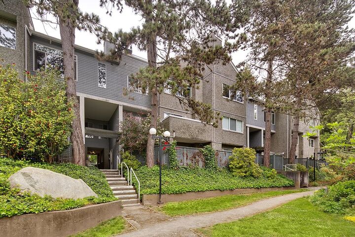 3380 Marquette Crescent — photo 1