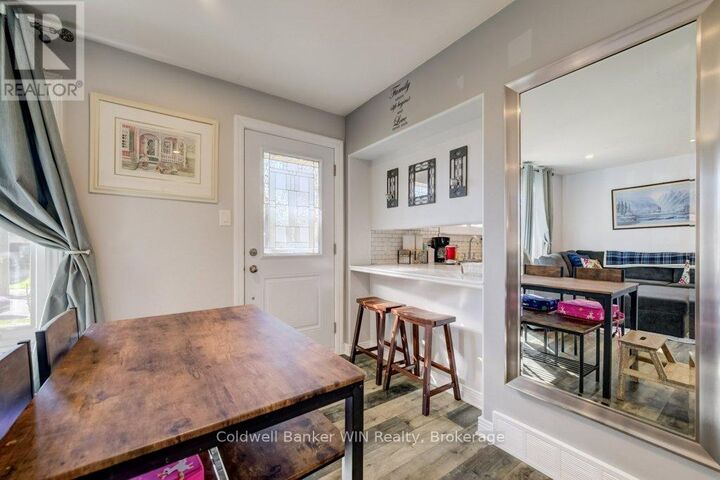 Property Photo:  259 Birmingham Street East  ON N0G 2L2 