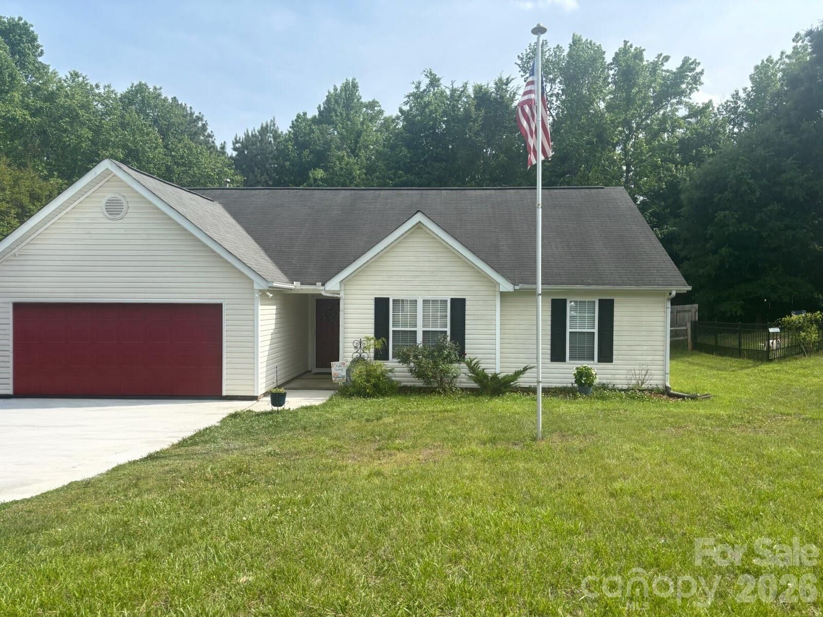 Property Photo:  1118 Slate Ridge Road  NC 28104 