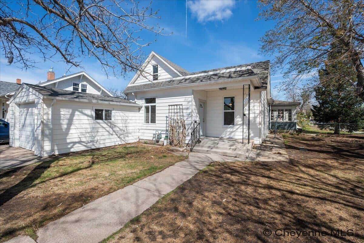 Property Photo:  122 E 25th St  WY 82001 