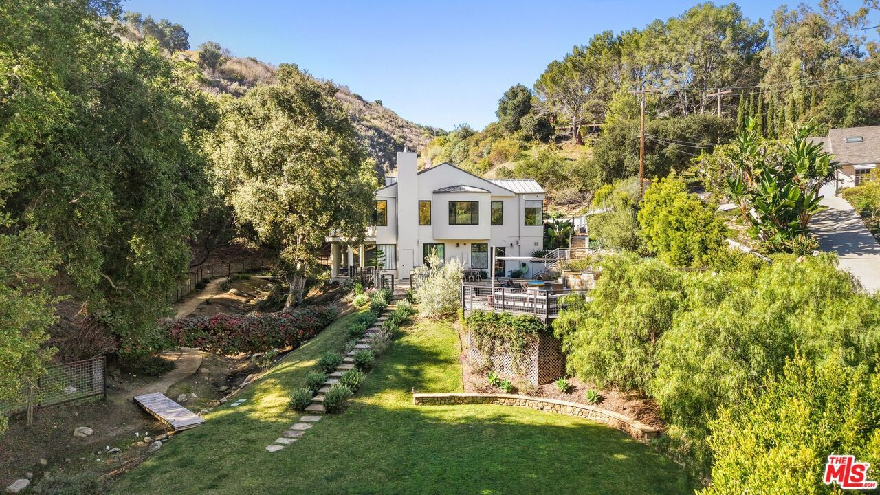 Property Photo: 28222 Via Acero St CA 90265
