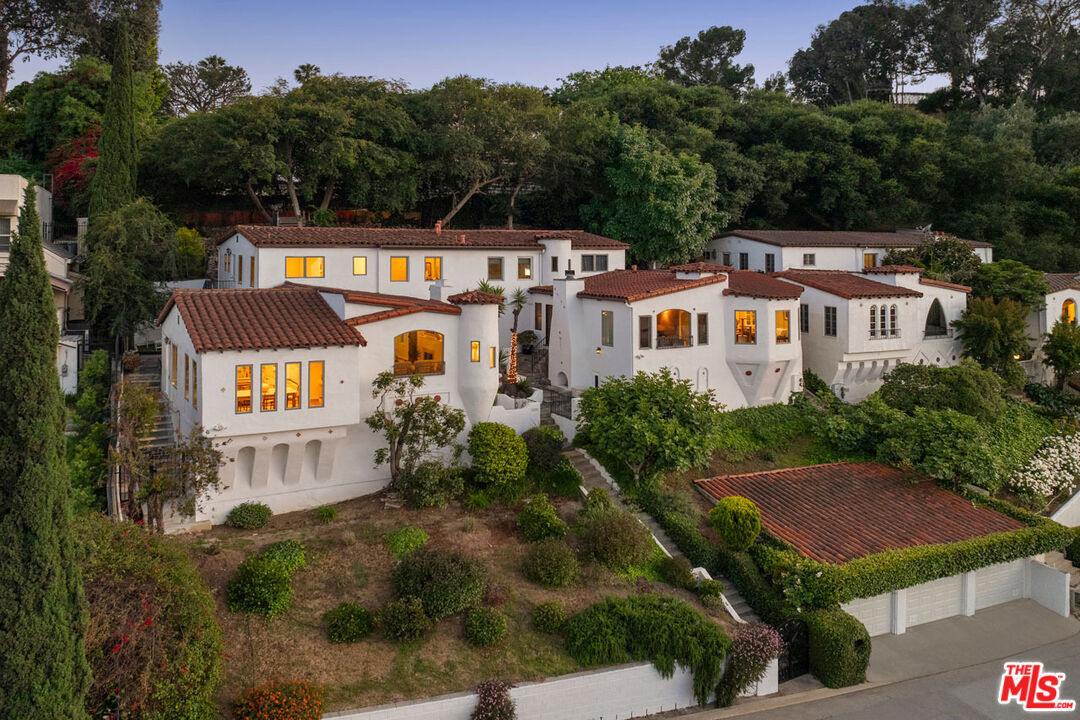Property Photo:  3700 Arbolada Rd  CA 90027 