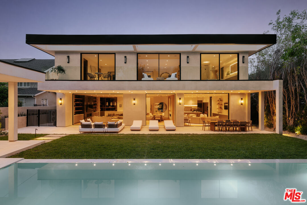 Property Photo:  605 N Rexford Dr  CA 90210 