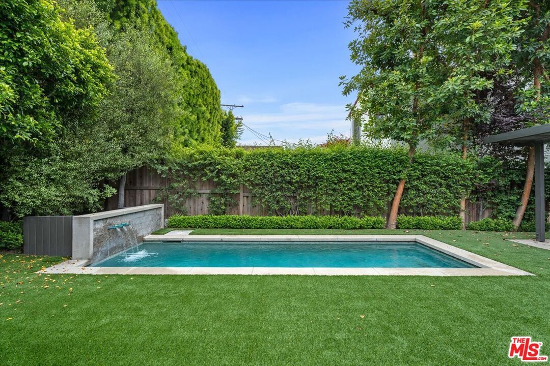 Property Photo:  626 N Las Palmas Ave  CA 90004 