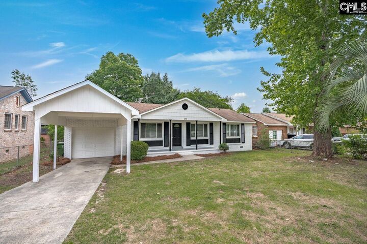 Property Photo: 213 Crestmore SC 29209