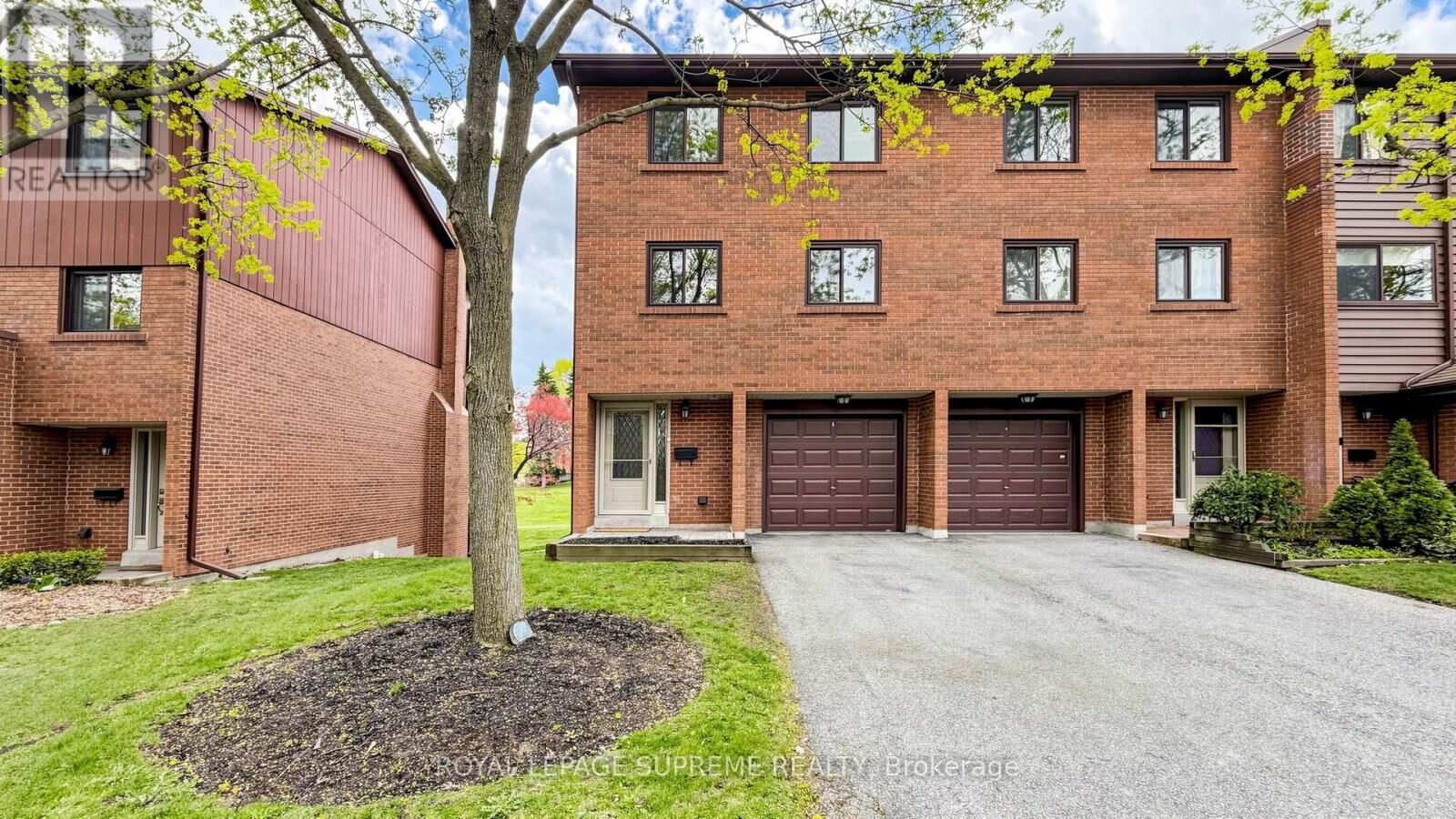 Property Photo:  4165 Fieldgate Drive 60  ON L4W 2M9 