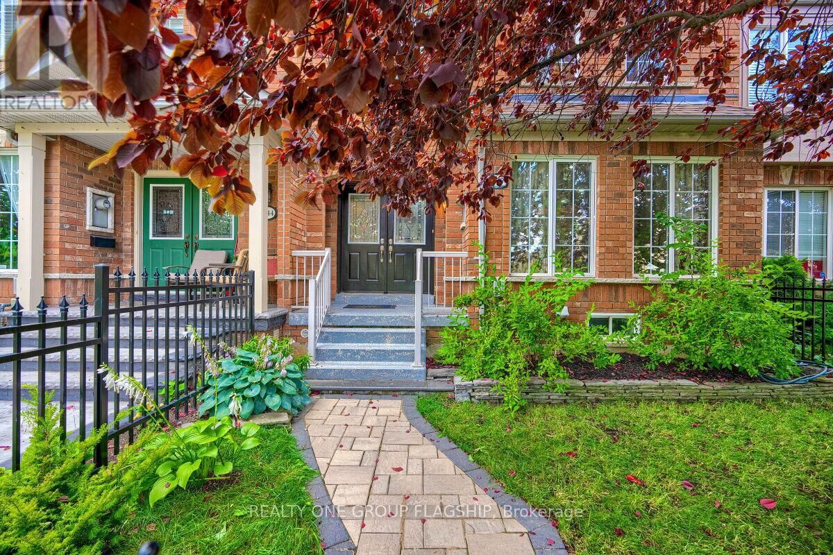 Property Photo:  5846 Tenth Line West  ON L5M 6V3 