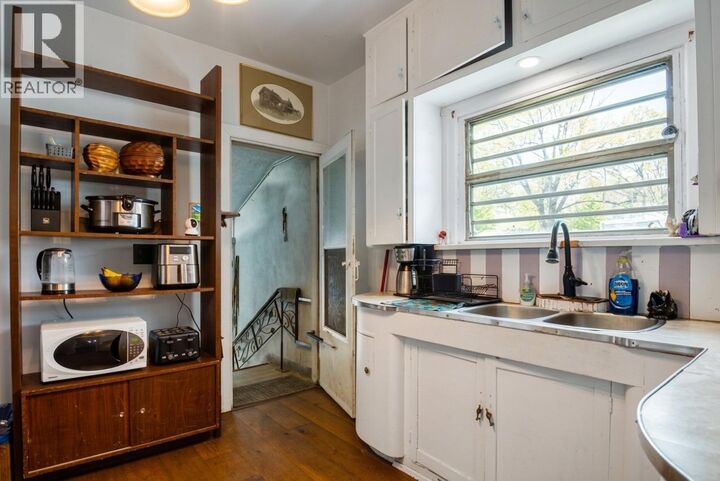 Property Photo: 3038 10th Avenue BC V0X 1N3