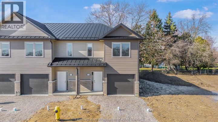 Property Photo:  64 Magnolia Lane  ON N7M 0W7 