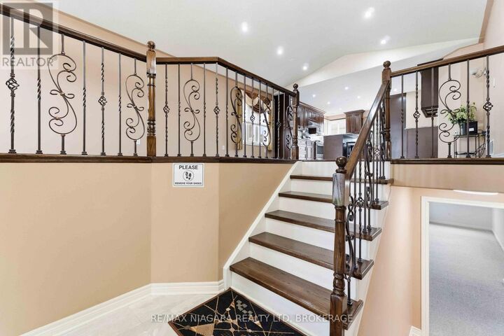 Property Photo:  8253 Costabile Drive  ON L2H 3L2 