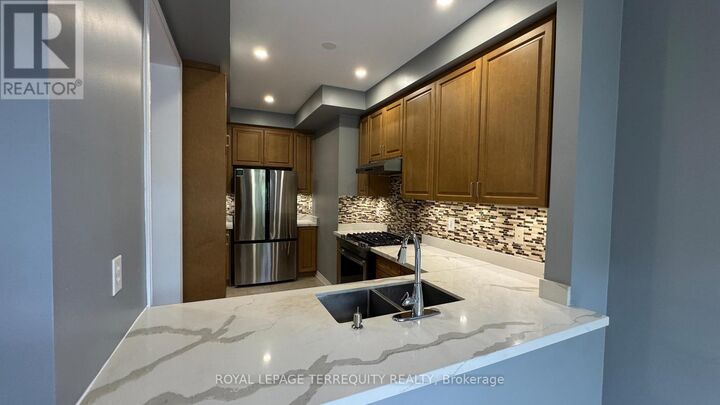 Property Photo:  3032 Turbine Crescent  ON L5M 0L6 