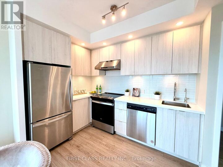 Property Photo:  8868 Yonge Street 1508  ON L4C 1Z8 