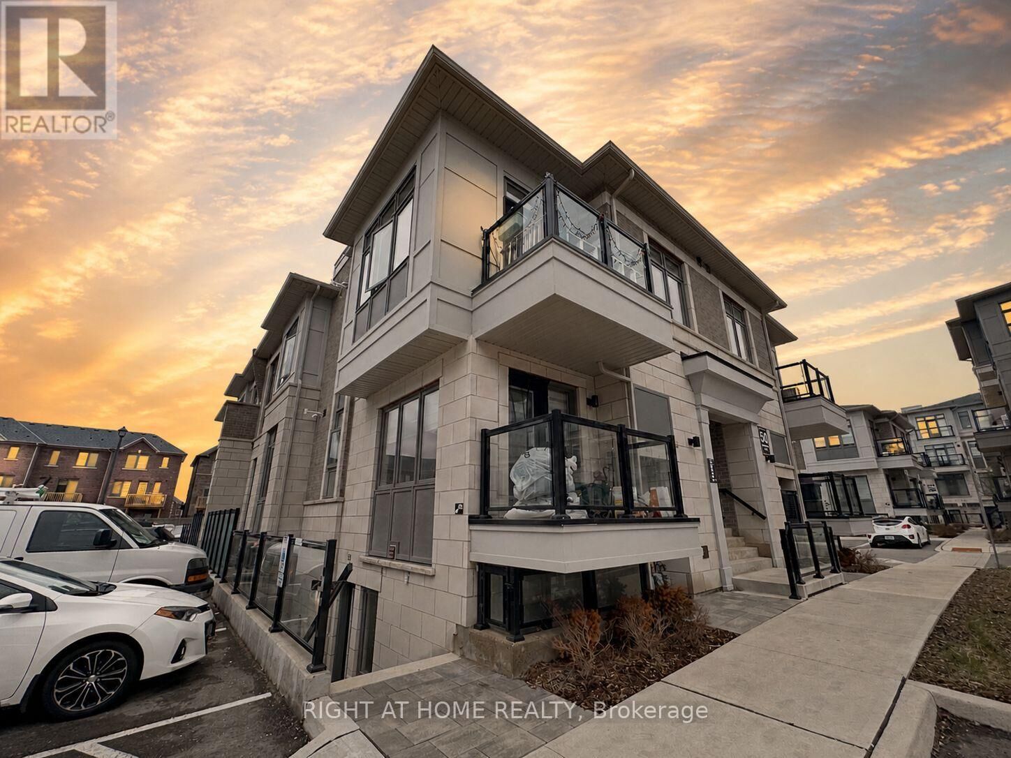 Property Photo:  50 Halliford Place 602  ON L6P 4R1 