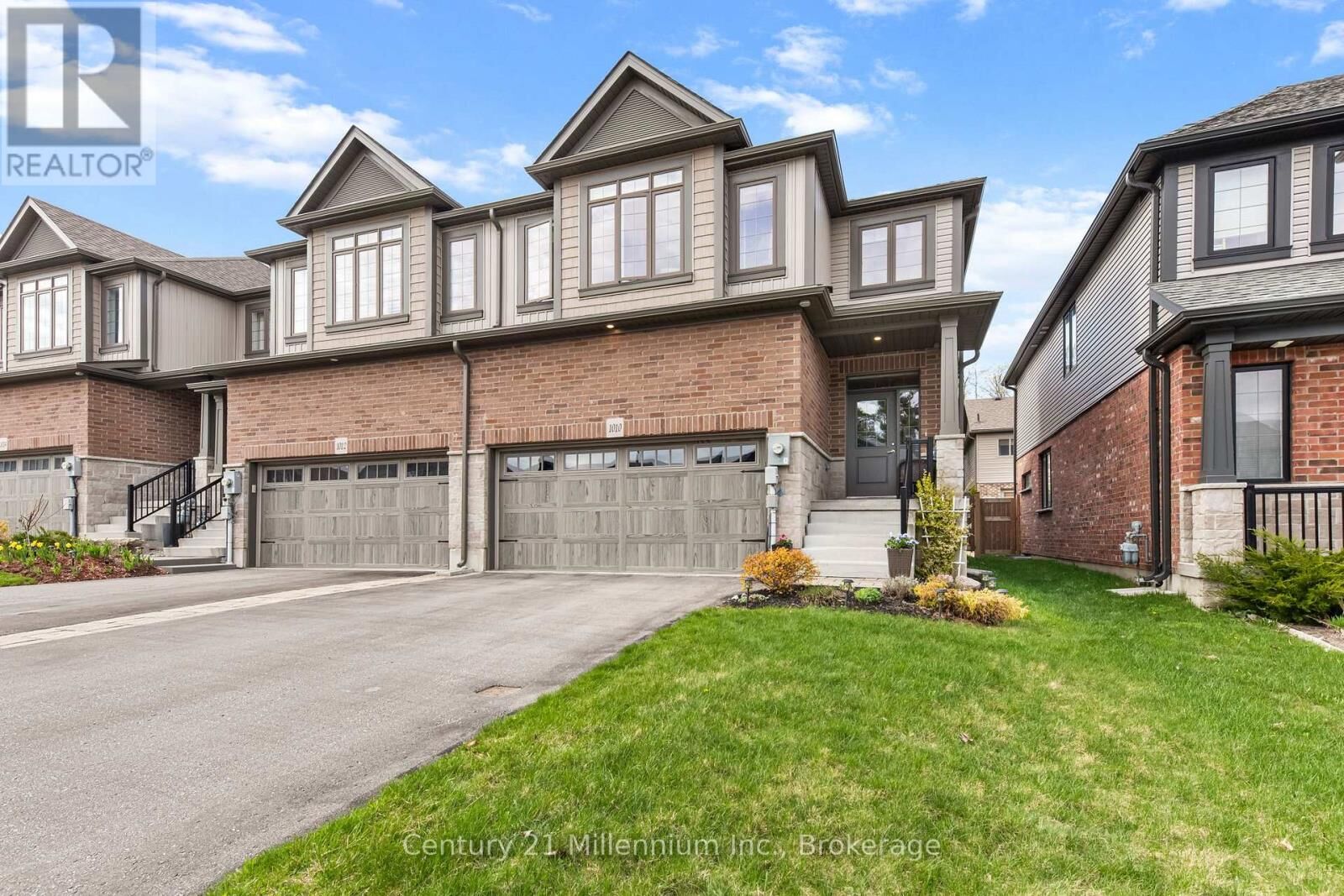 Property Photo:  1010 Wright Drive  ON L4R 0E4 