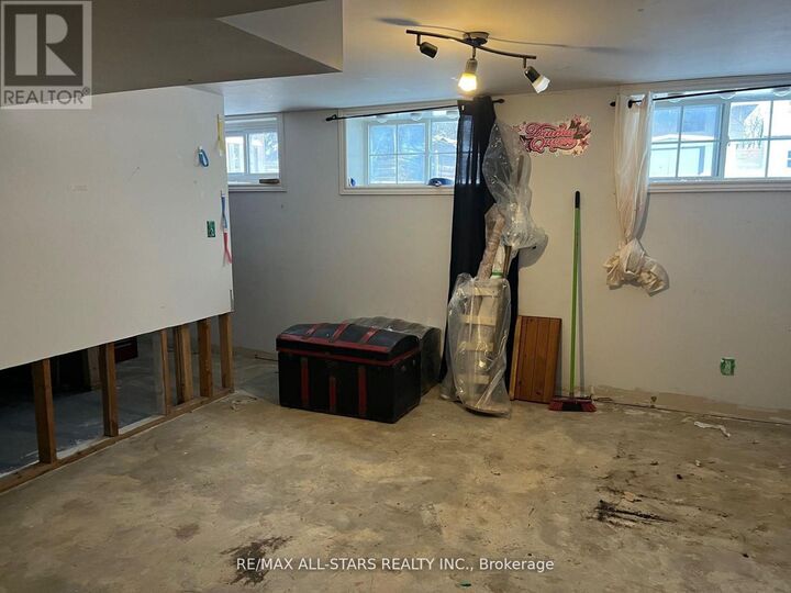 Property Photo:  27 Margaret Street  ON L1A 1Y4 