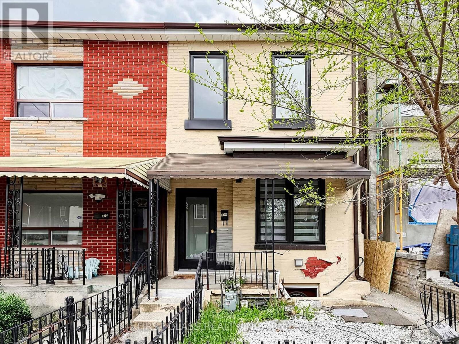 Property Photo:  174 Manning Avenue  ON M6J 2K5 