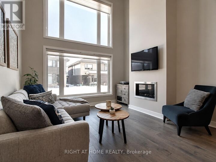 Property Photo:  616 Rowers Way  ON K1X 0C5 